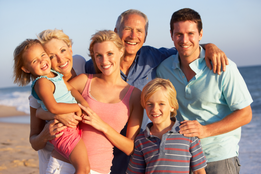 famille en vacances Vendee bord de mer