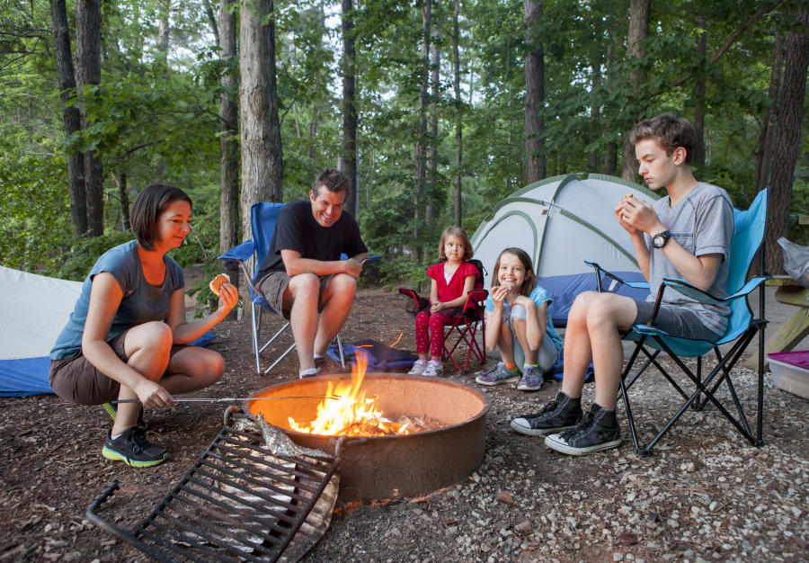 famille au camping 3 etoiles Montalivet